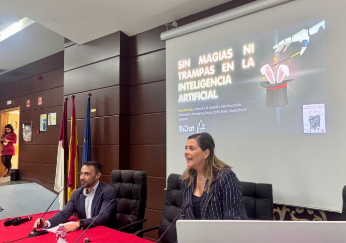 Rosa E. Lillo durante su ponencia sobre inteligencia artificial